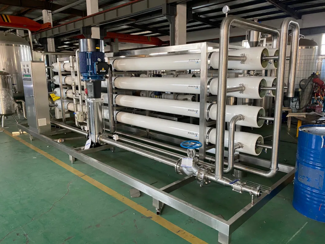 China Production Line for Pet Bottle Water Blow Filling Capping Combi Machine